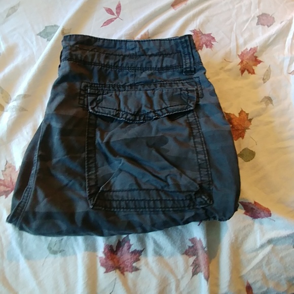 Shorts - Picture 2 of 3